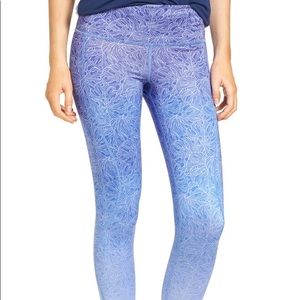 Vineyard vines ombré monstera linear leggings